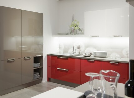 Das Bild vergrößert sich bei Drauf-Klick! Das Bild vergrößert sich bei Drauf-Klick!