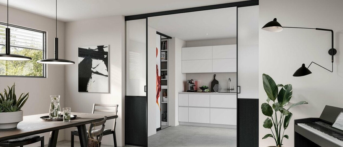 Türen aus Glas oder Holz oder kombiniert. Türen aus Glas oder Holz oder kombiniert.